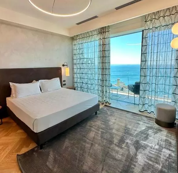 Hotelli Maximilian Suites
