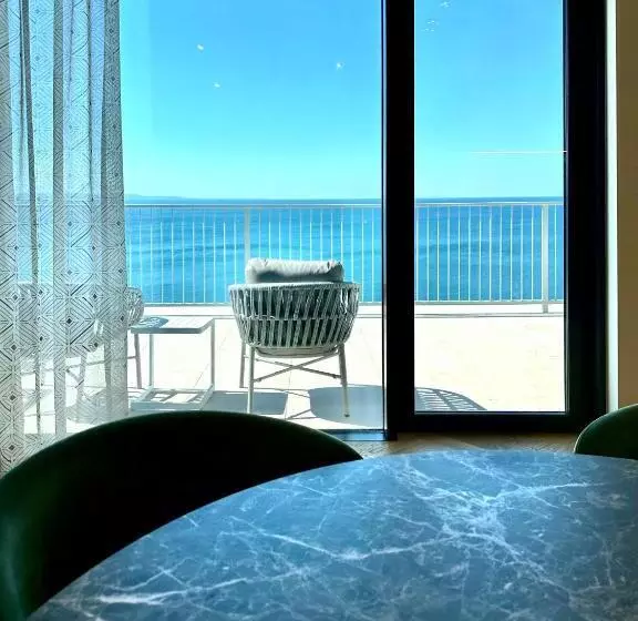 Hotelli Maximilian Suites