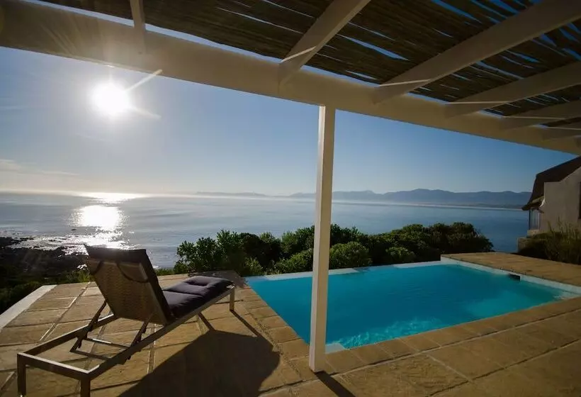 La Petite Baleine Oceanfront Luxury Villa