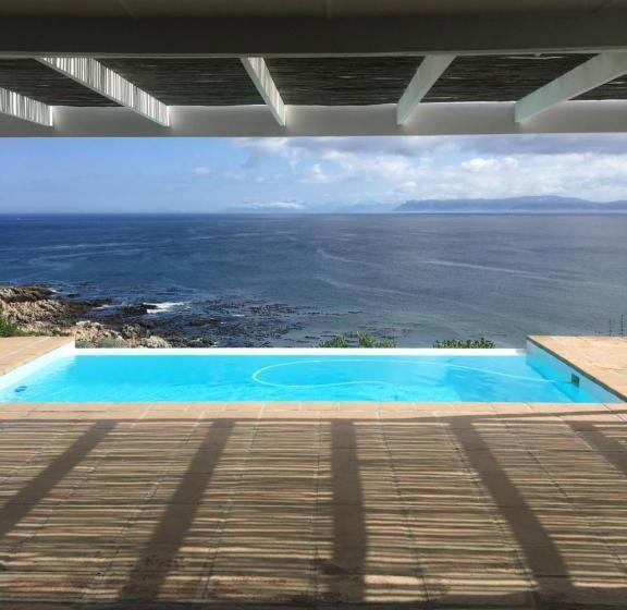 La Petite Baleine Oceanfront Luxury Villa