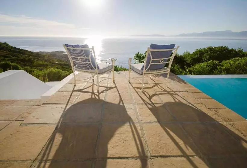 La Petite Baleine Oceanfront Luxury Villa