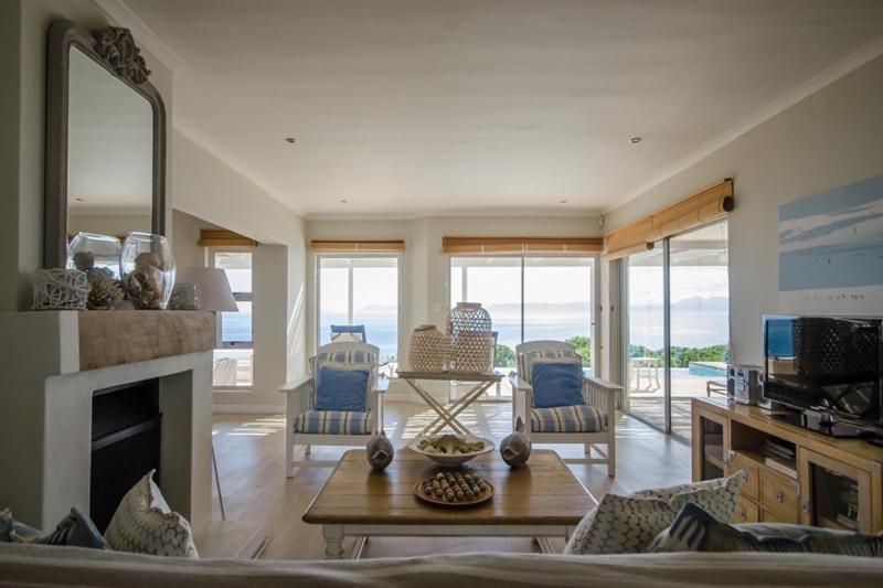 La Petite Baleine Oceanfront Luxury Villa