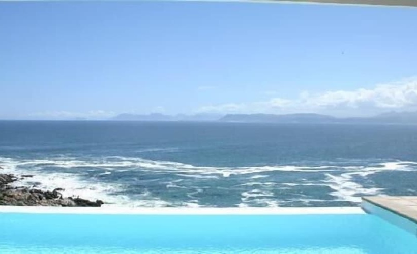 La Petite Baleine Oceanfront Luxury Villa