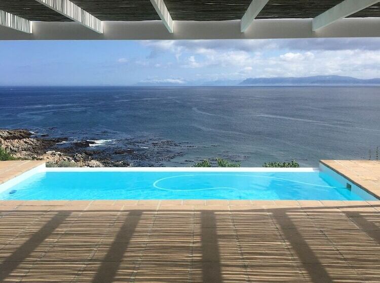 La Petite Baleine Oceanfront Luxury Villa