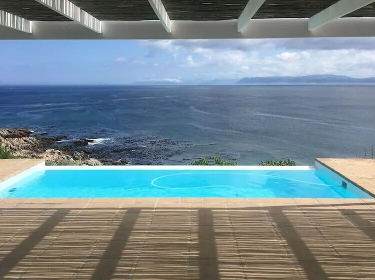 La Petite Baleine Oceanfront Luxury Villa