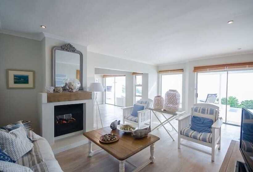 La Petite Baleine Oceanfront Luxury Villa