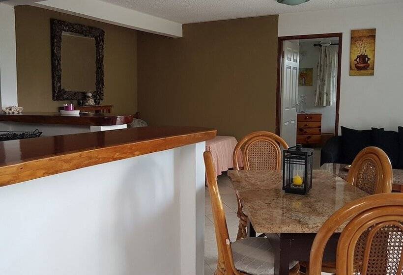 پانسیون Chez Lorna 3 Nights Or Plus