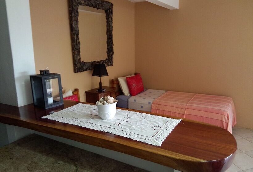 پانسیون Chez Lorna 3 Nights Or Plus