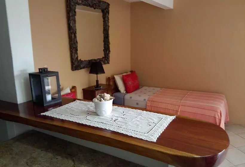 پانسیون Chez Lorna 3 Nights Or Plus