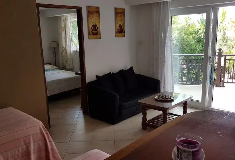 پانسیون Chez Lorna 3 Nights Or Plus
