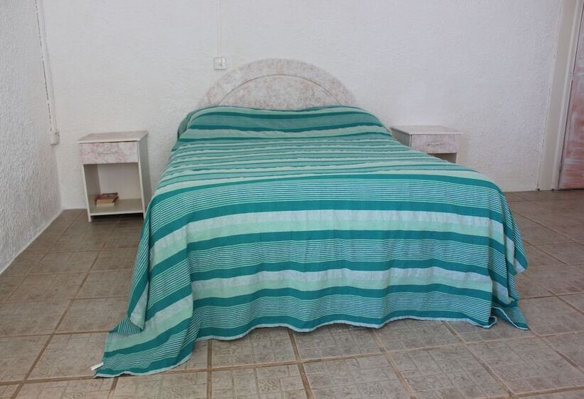 پانسیون Pillay Guest House