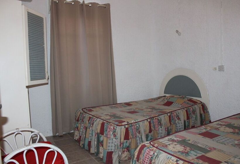 پانسیون Pillay Guest House