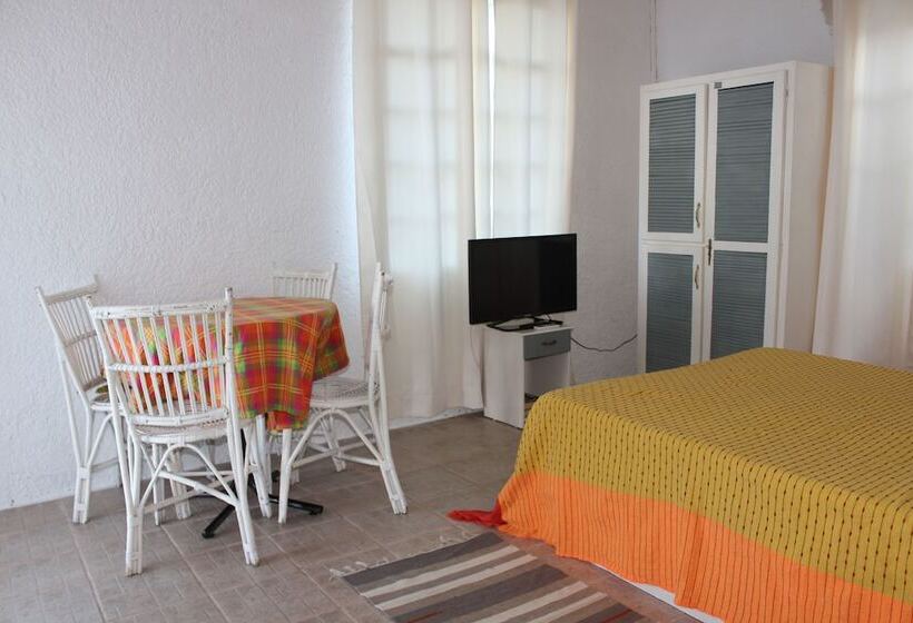 پانسیون Pillay Guest House