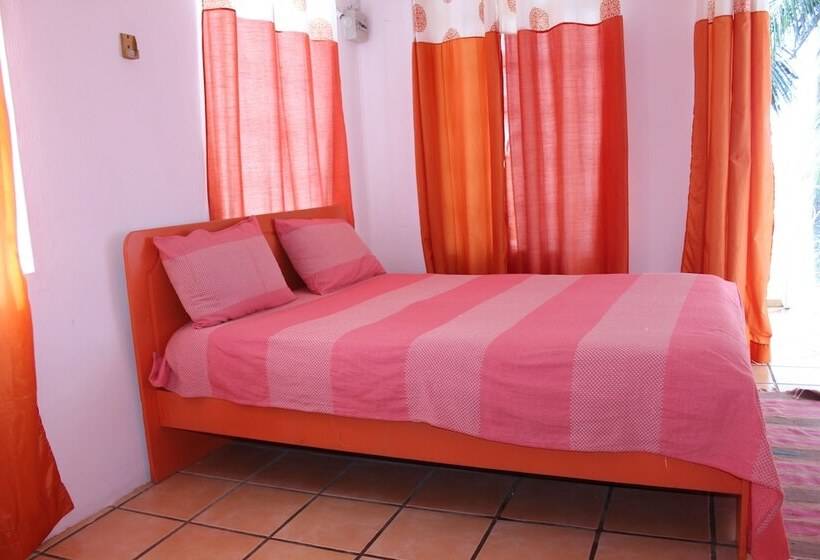 پانسیون Pillay Guest House