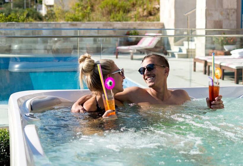 Luxury Apartments Jolara