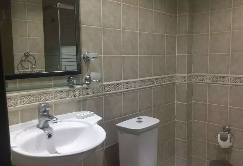 Es Apartments