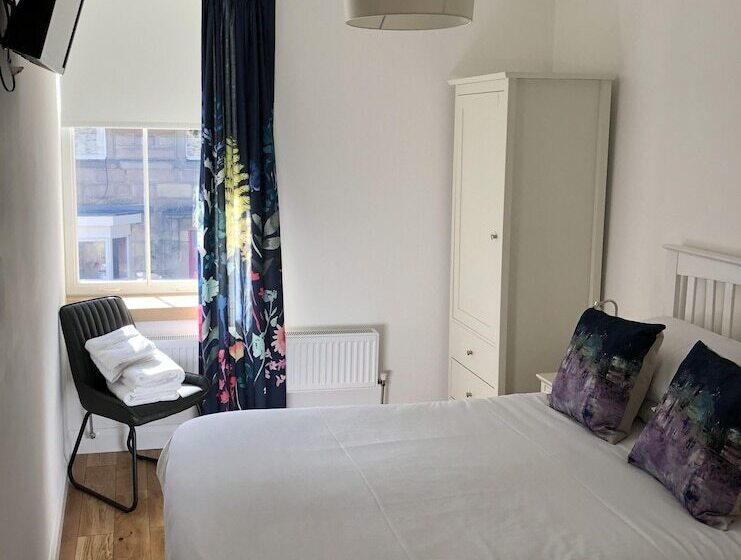 여관 The Queens Head