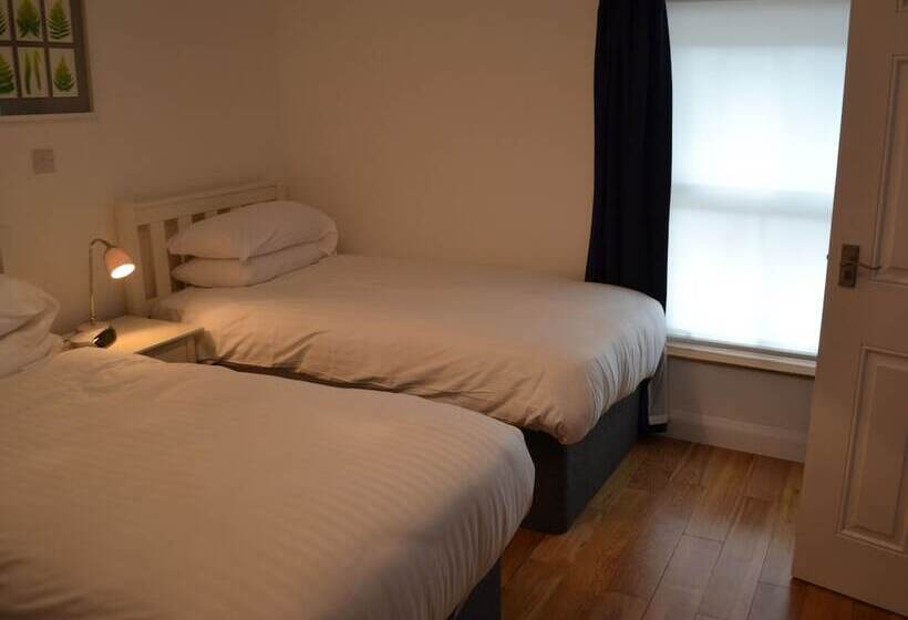 여관 The Queens Head