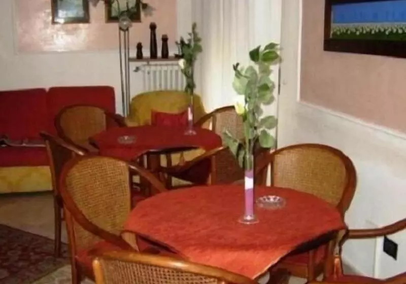 Hotelli Albergo Marenghi