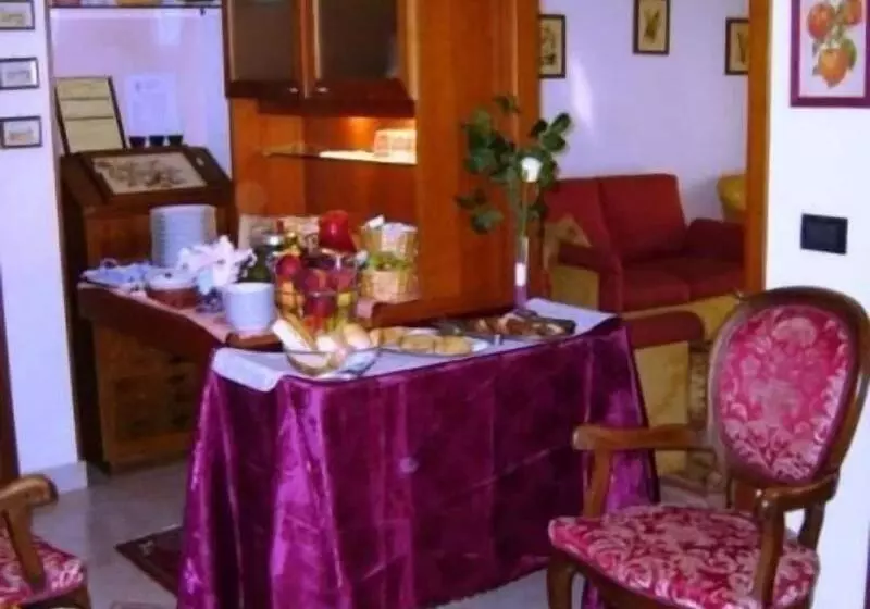 Hotelli Albergo Marenghi