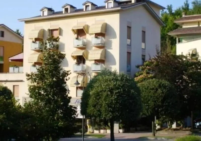 Hotelli Albergo Marenghi