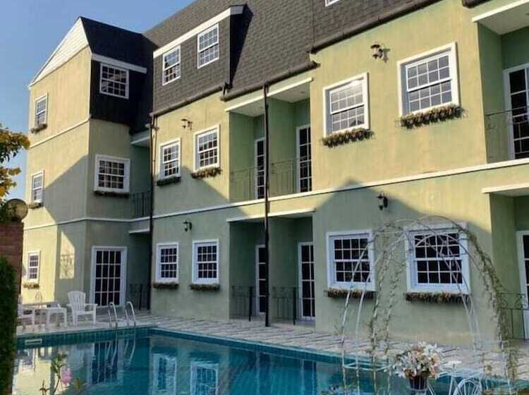 בית מלון כפרי Na Banmae Resort