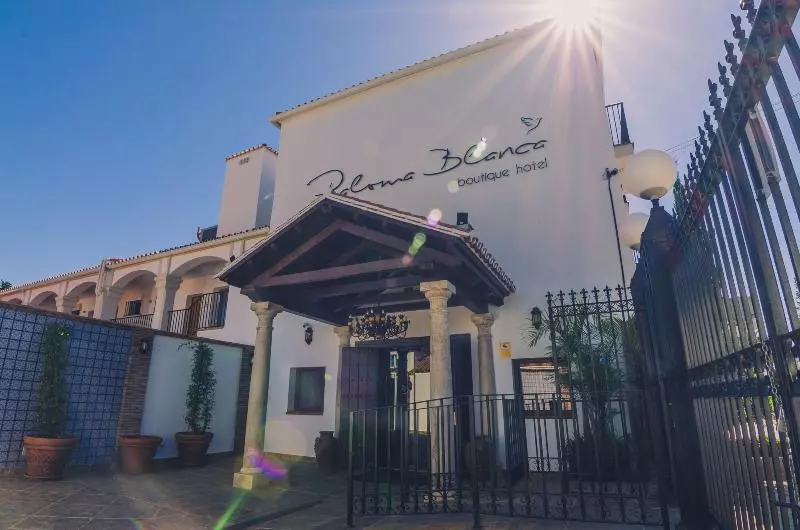 هتل Paloma Blanca Boutique