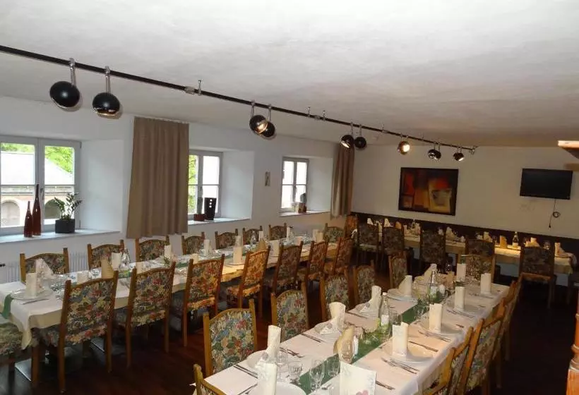 Hotelli Steinhauswirt