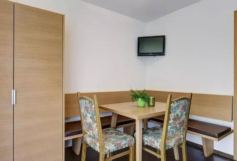 Hotelli Steinhauswirt