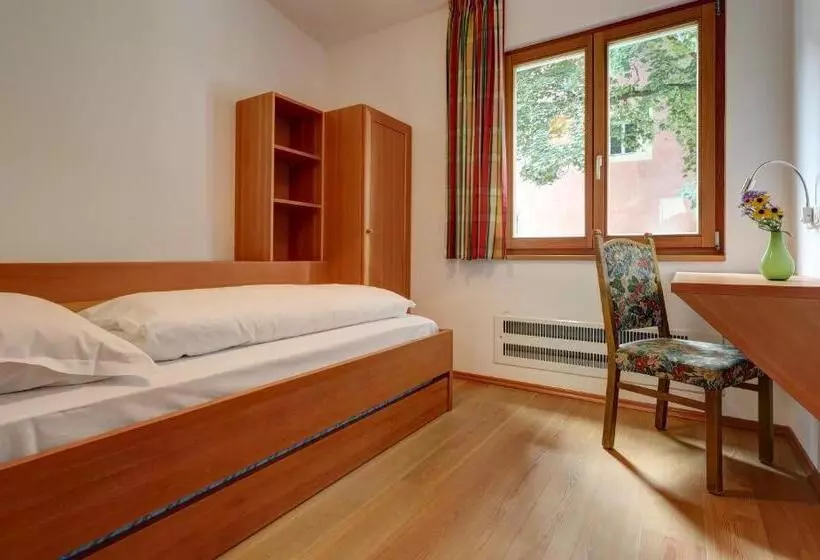 Hotelli Steinhauswirt