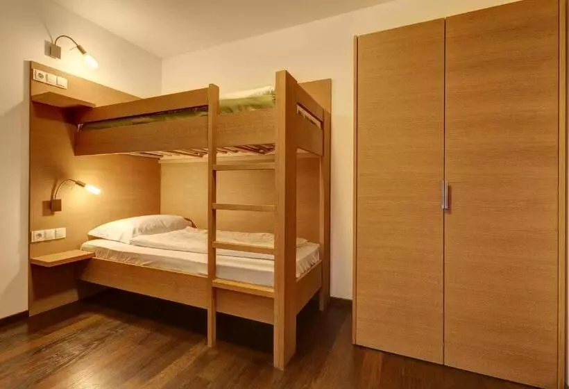 Hotelli Steinhauswirt