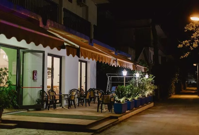 هتل Villa Lauretta