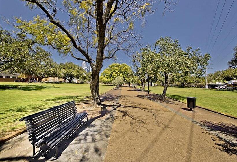 فندق صغير Myozexp Palmerston Lodge