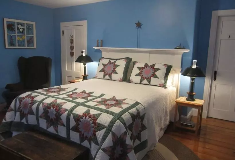 Grand Oak Manor Bed And Breakfast