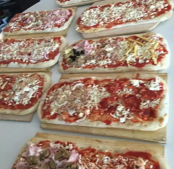 ホテル Albergo Ristorante Pizzeria Bellavista