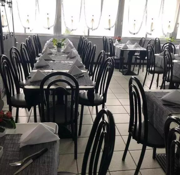 ホテル Albergo Ristorante Pizzeria Bellavista
