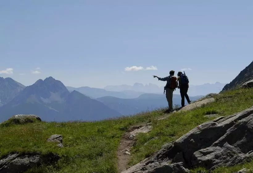Hotelli Alpenhof