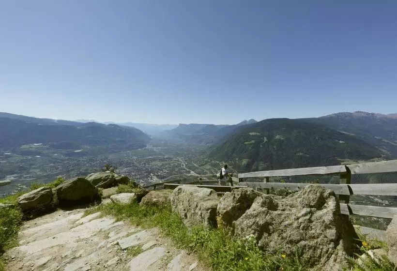 Hotelli Alpenhof