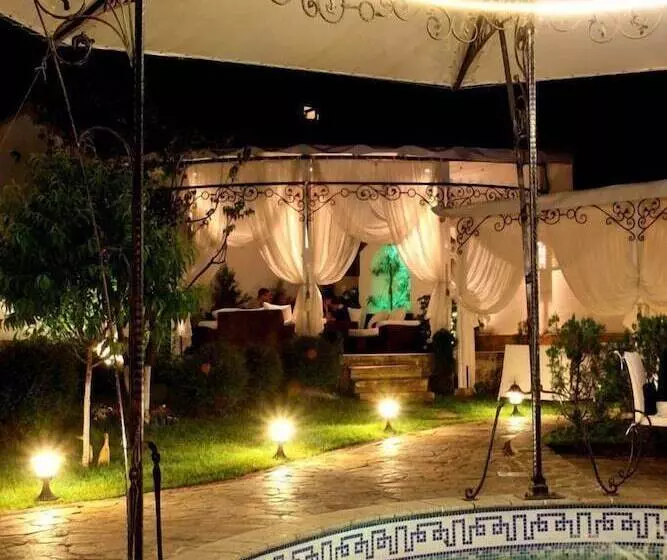 Hotelli Green Garden