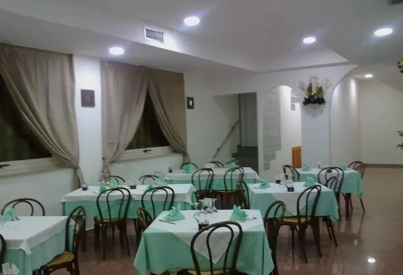 ホテル Ristorante Chiar Di Luna