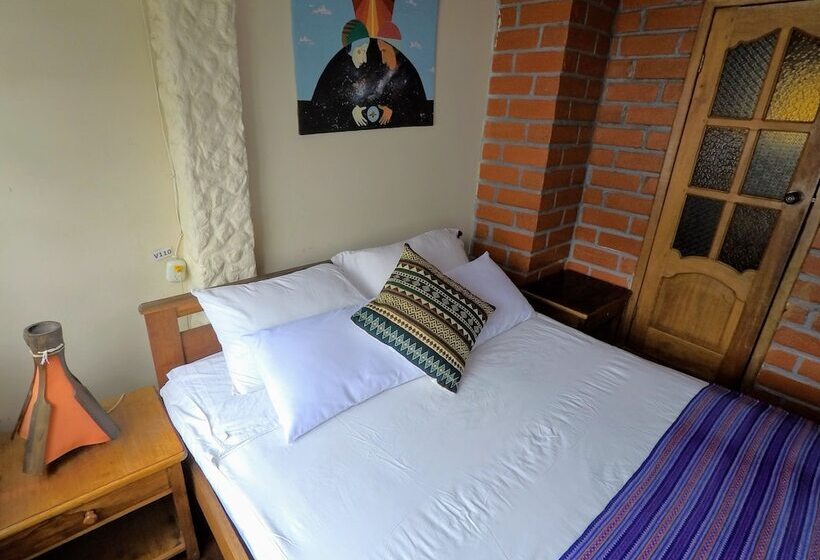 هتل Erupcion Backpackers Hostel