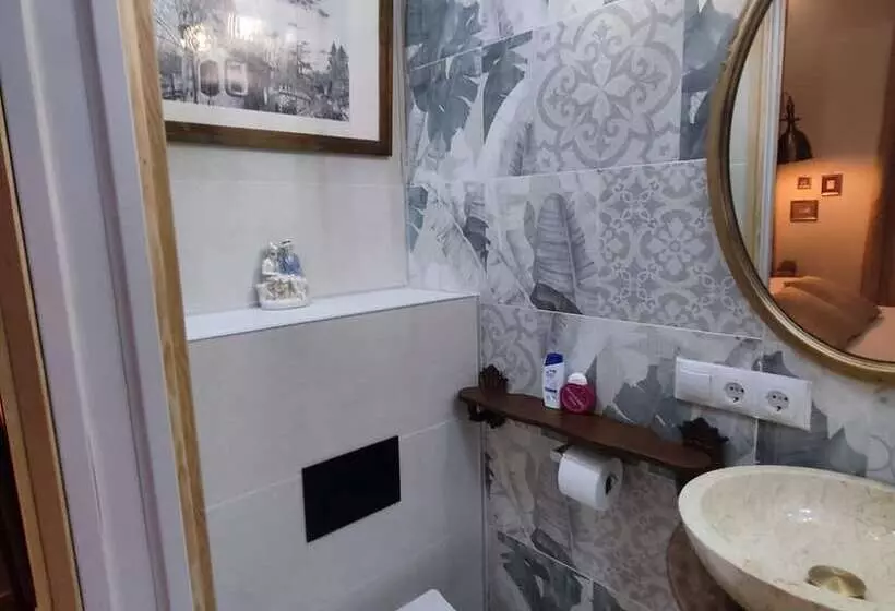 هاستل Studios Or Privates