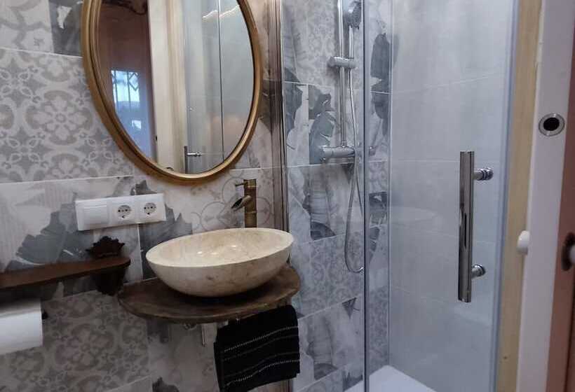 Общежитие Studios Or Privates