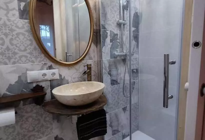 هاستل Studios Or Privates