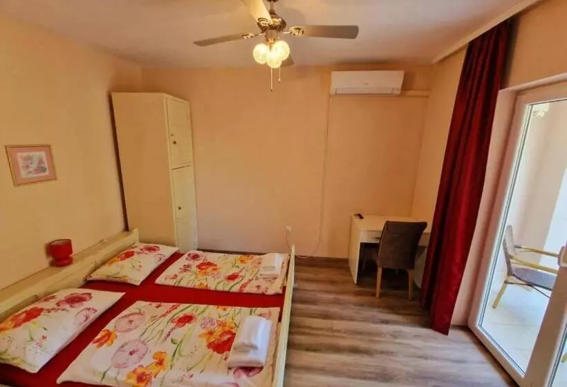 ベッドアンドブレックファースト Pansion Belvedere