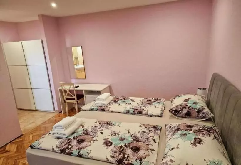 ベッドアンドブレックファースト Pansion Belvedere