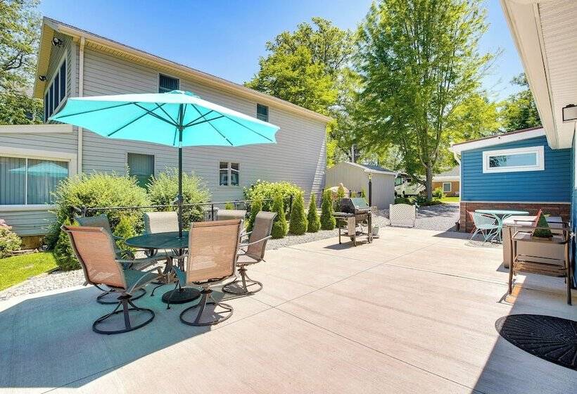 Waterfront W/ Boat Dock: Retreat On Indian Lake