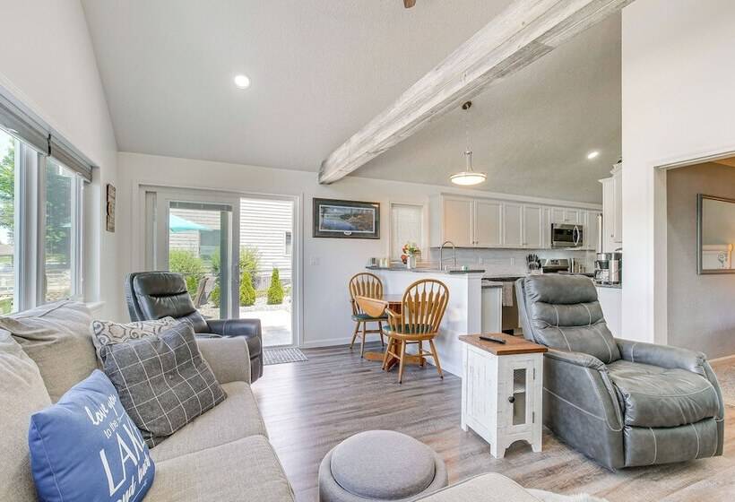 Waterfront W/ Boat Dock: Retreat On Indian Lake