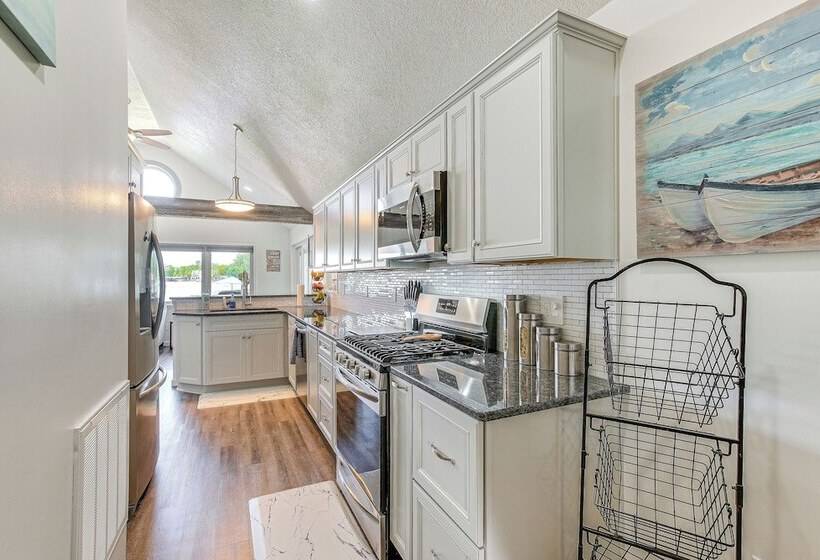 Waterfront W/ Boat Dock: Retreat On Indian Lake