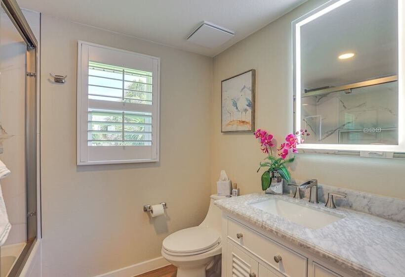 Canal Front Horseshoe Beach Home W/ Private Dock!